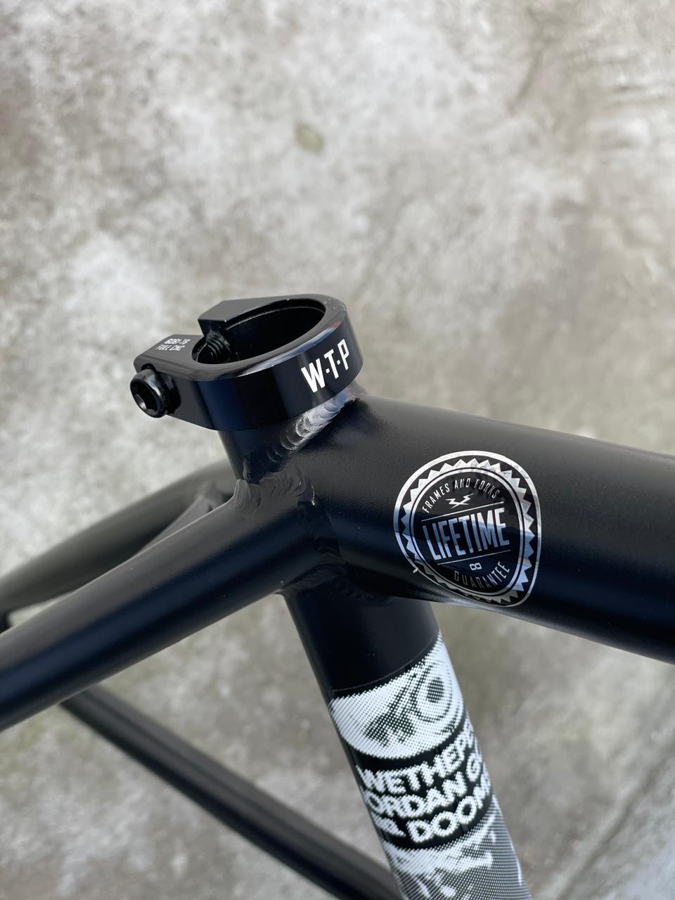 CUADRO WETHEPEOPLE EXCLUSIVO DE JORDAN GODWIN - 20,5” !!